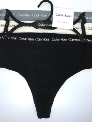 Calvin Klein; Paquete de 3 hilos o tangas de talle medio